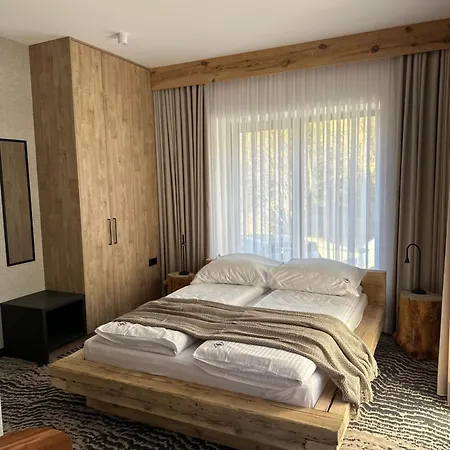 Kama Guest house *